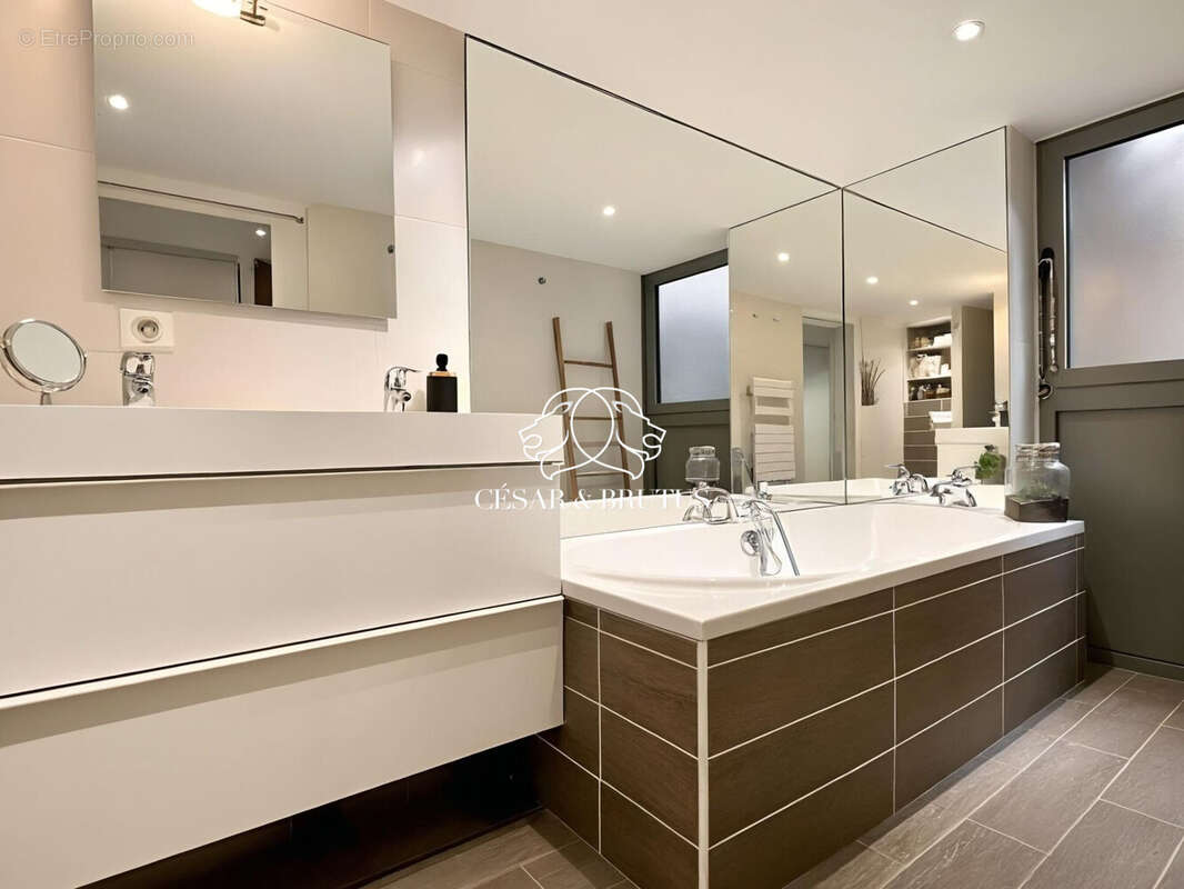 Appartement à LYON-6E