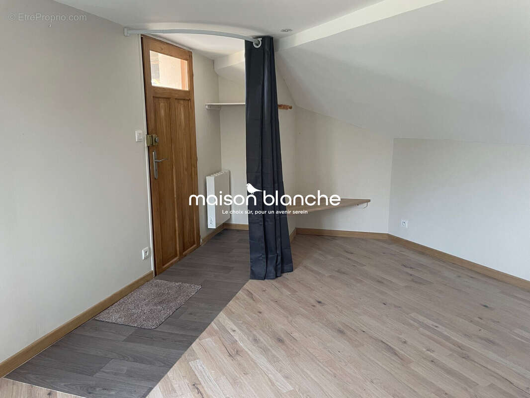 Maison 173 m² à Saint-Barthelemy-D'anjou  - photo 9
