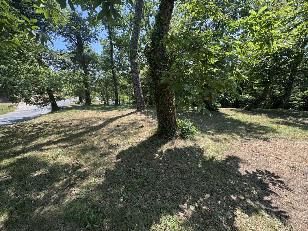 Maison à CENAC-ET-SAINT-JULIEN