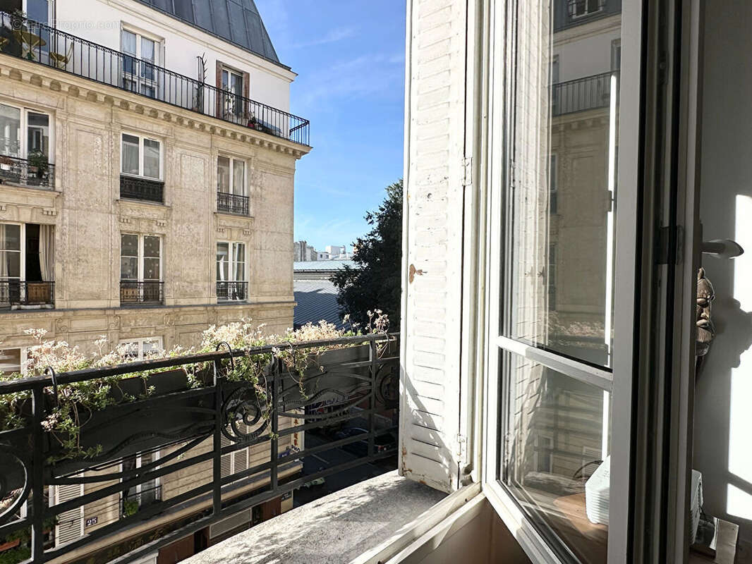 Appartement à PARIS-18E