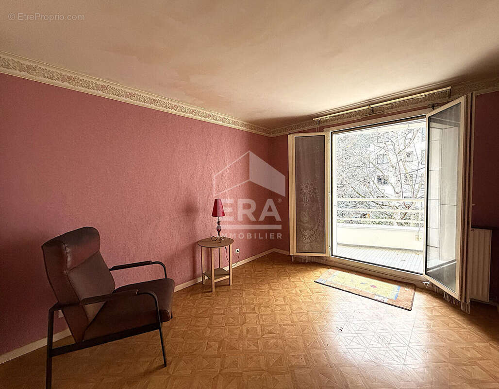 Appartement à LEVALLOIS-PERRET