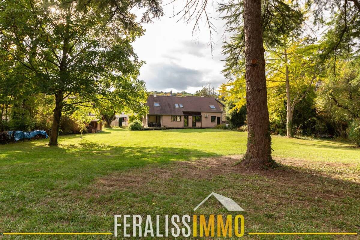 Maison à JOUY-LE-MOUTIER