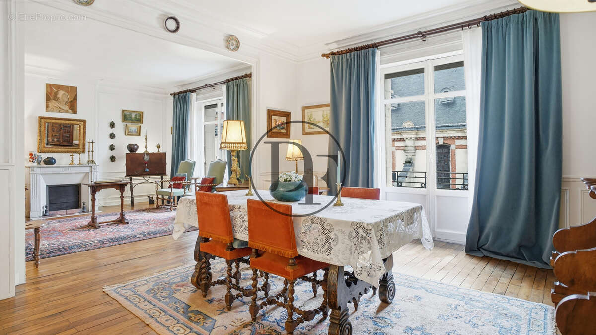 Appartement à FONTAINEBLEAU