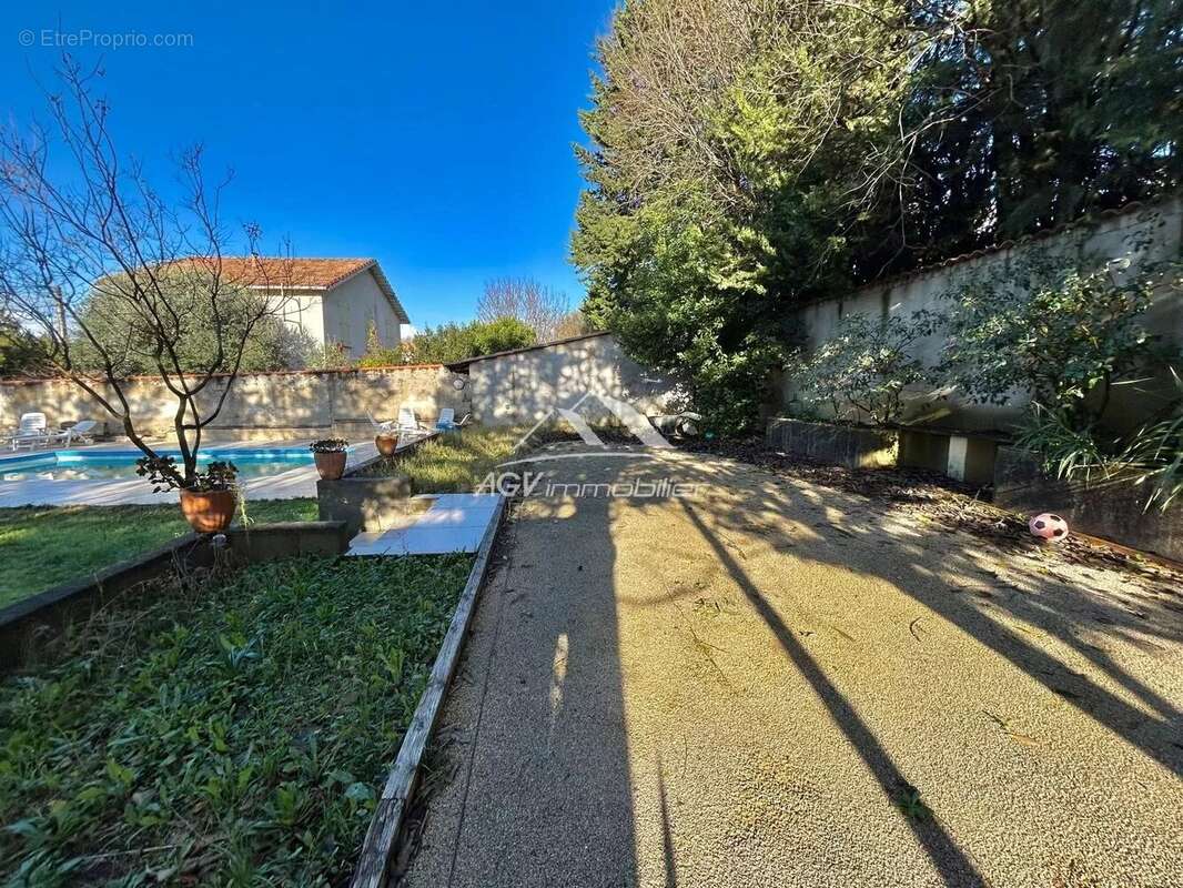 Maison à SAINT-MARTIN-DE-VALGALGUES