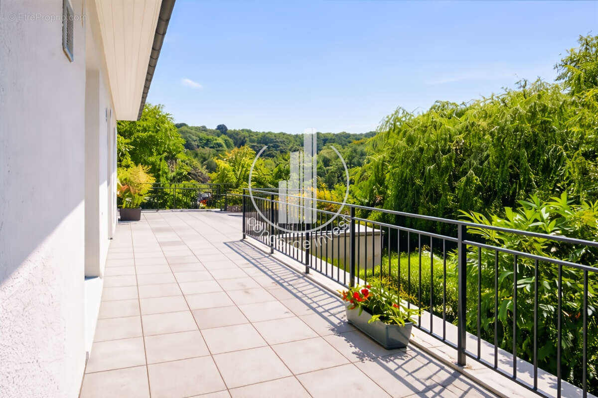 Maison à LA CELLE-SAINT-CLOUD