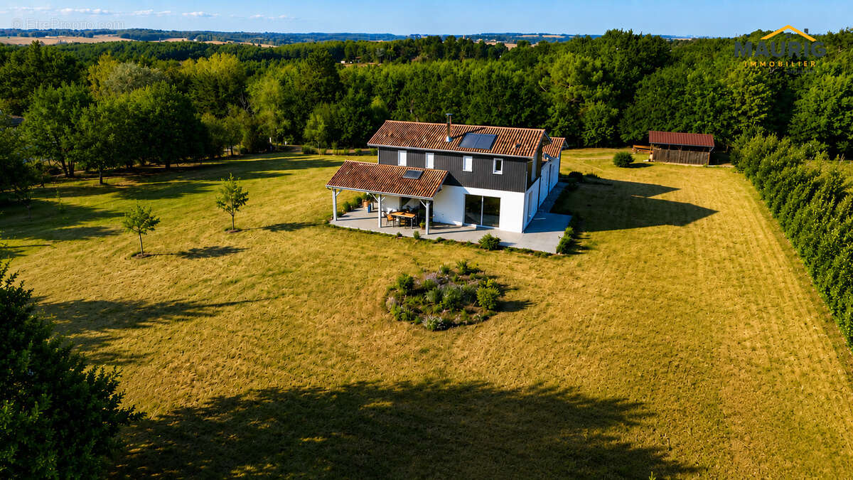Villa de 200m2 garage avec 6.5 hectares ideal pour chevaux - photo 2