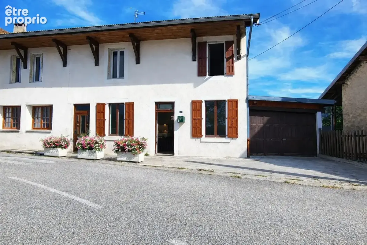 Maison 9 pièces 360 m² à vendre à Echallon (01130) - photo 2