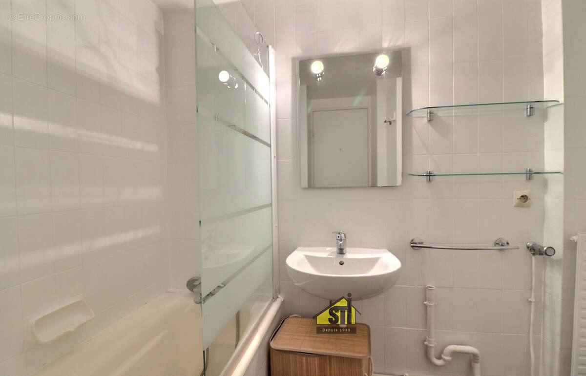 Appartement à PARIS-14E
