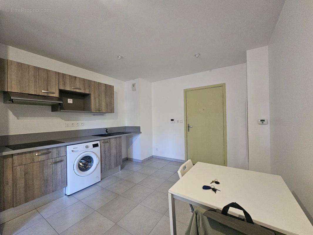 A vendre t 2 terrasse secteur timone - photo 6