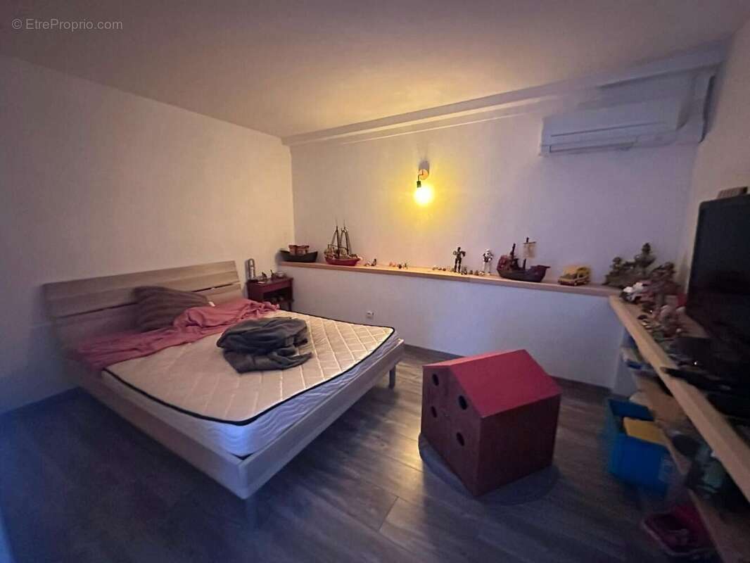 Maison 133 m² à Savigny-En-Veron  - photo 5