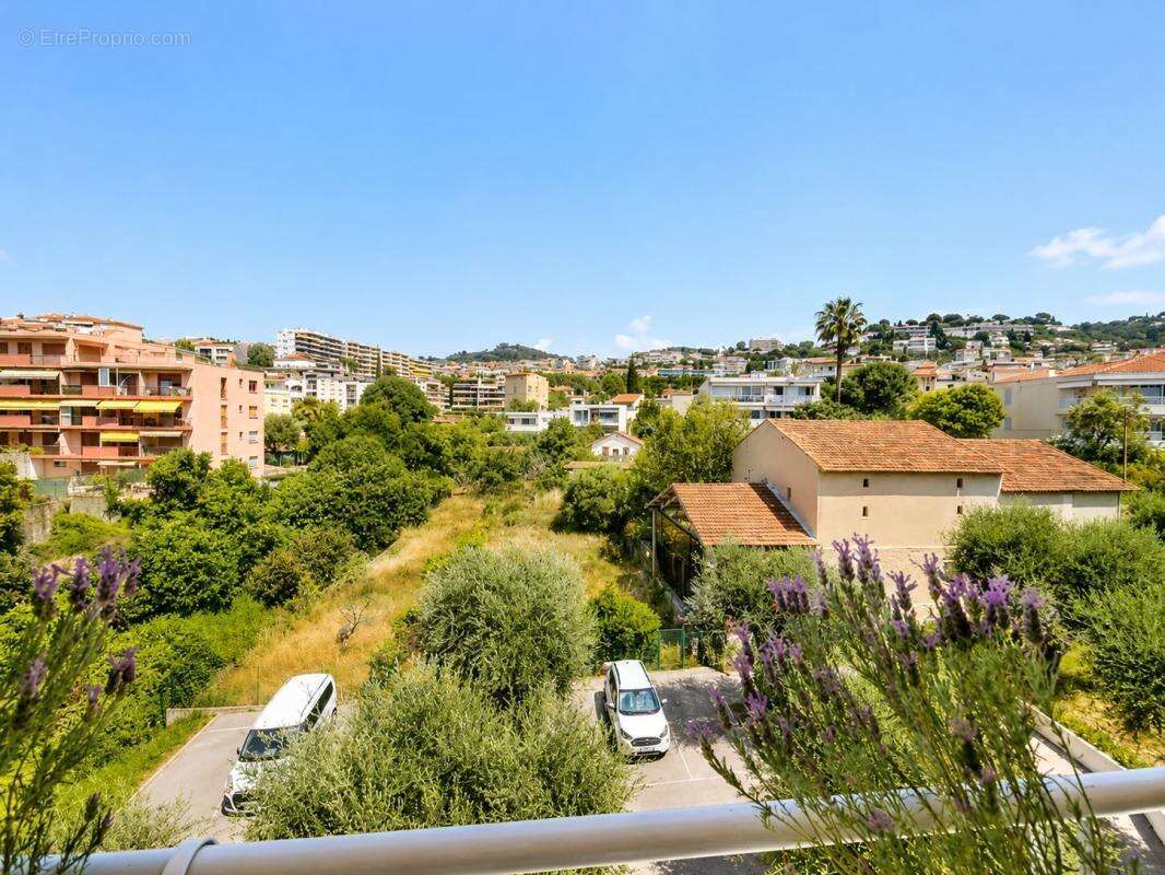 Appartement à LE CANNET