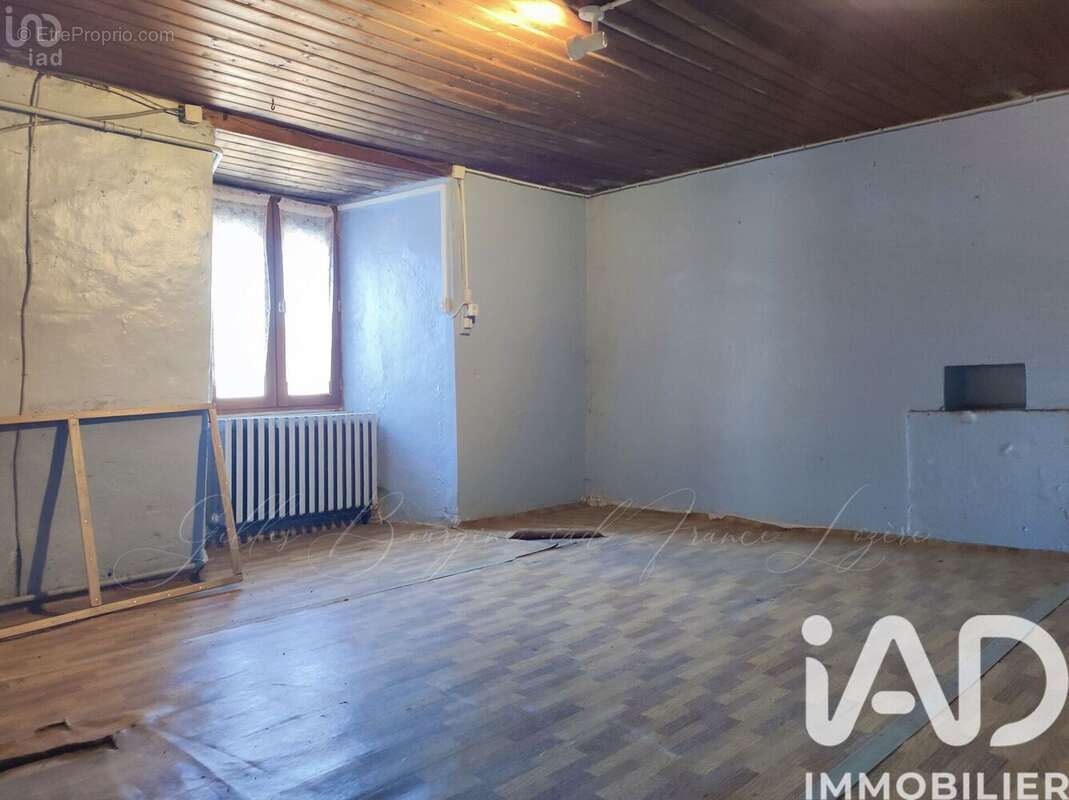 Maison 90 m² à Le Massegros  - photo 8