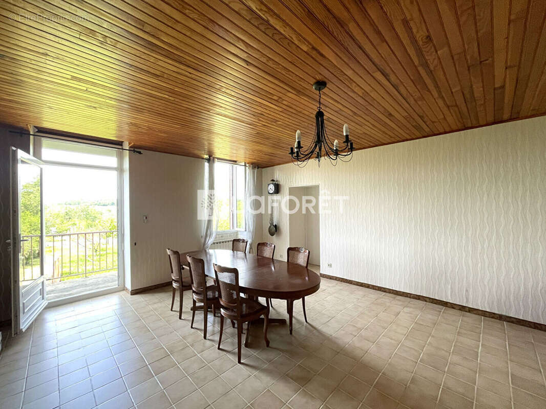Maison Saint Lamain à fort potentiel , 4 pièce(s) 139m² - photo 6
