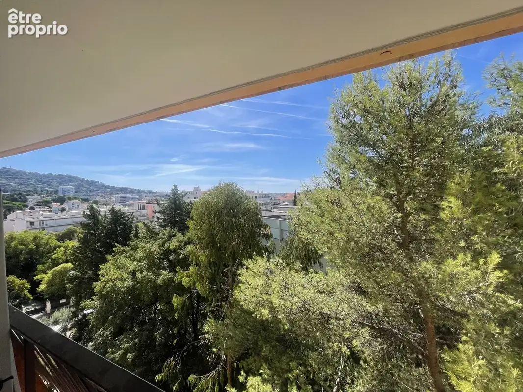 CANNES , Quartier des Anglais, F1 ~30m2 - à rénover - étage élevé - ascenseur - Sud - calme - cave et parking - photo 7
