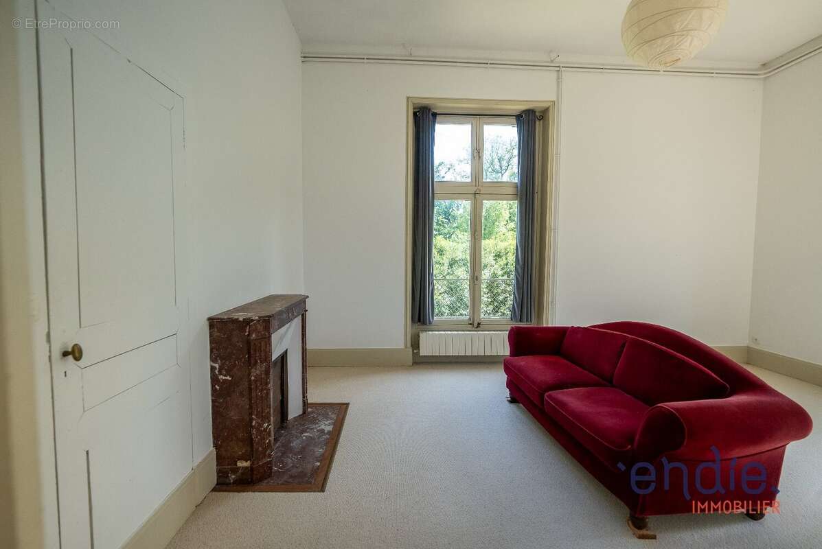 CHATEAU NEOGOTHIQUE 30 pièces,16 Chambres 5,7 ha!!! - photo 17