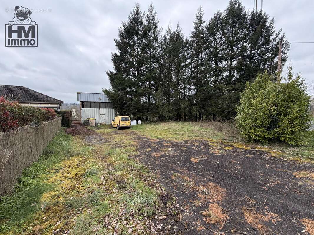 n°2 - Commerce à OBJAT