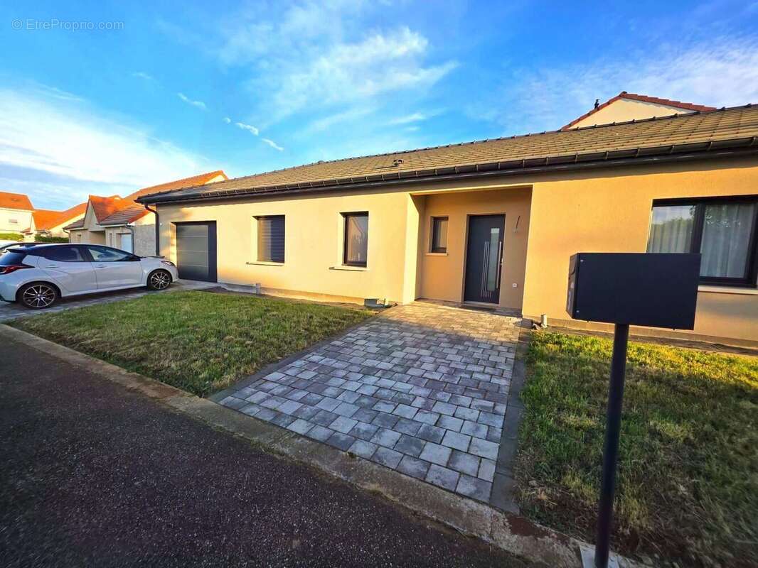 Maison 97 m² à Briey  - photo 4