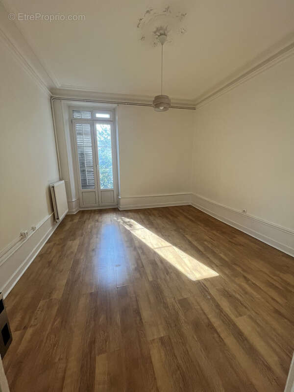 Appartement à AIX-LES-BAINS