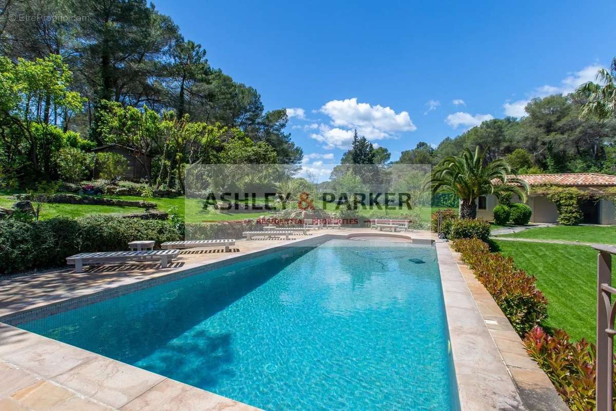 Maison à MOUANS-SARTOUX