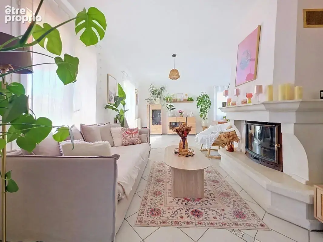 Maison - 3 Chambres - Sous sol complet - Cave - Double Garage - Deux terrasses - Pergola - Piscine - Jardin - Proche toutes comm - photo 13