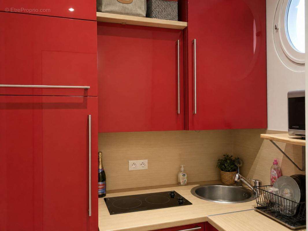 Appartement à NEUILLY-SUR-SEINE
