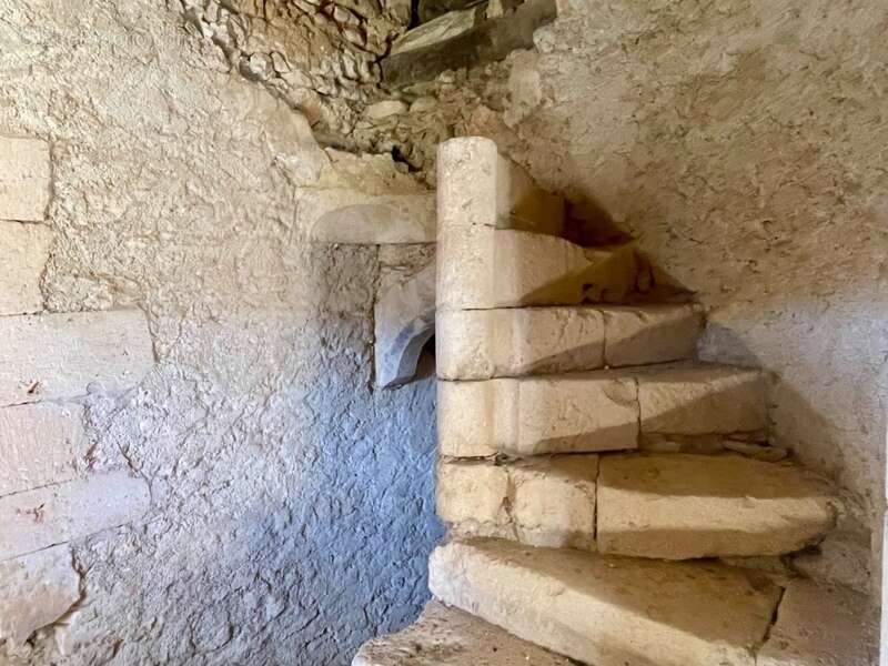 Maison à LAGARDE-D'APT