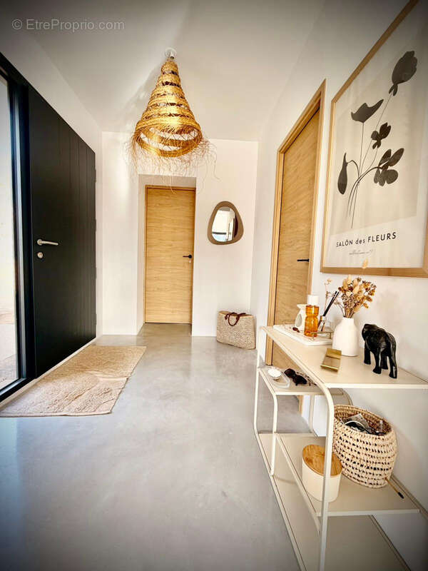 Maison à SUZE-LA-ROUSSE