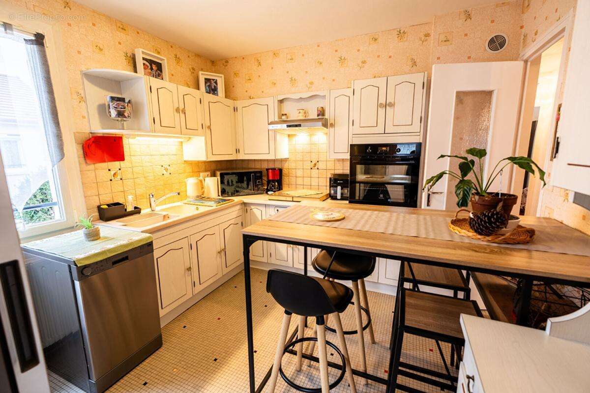 Maison à VARENNES-VAUZELLES