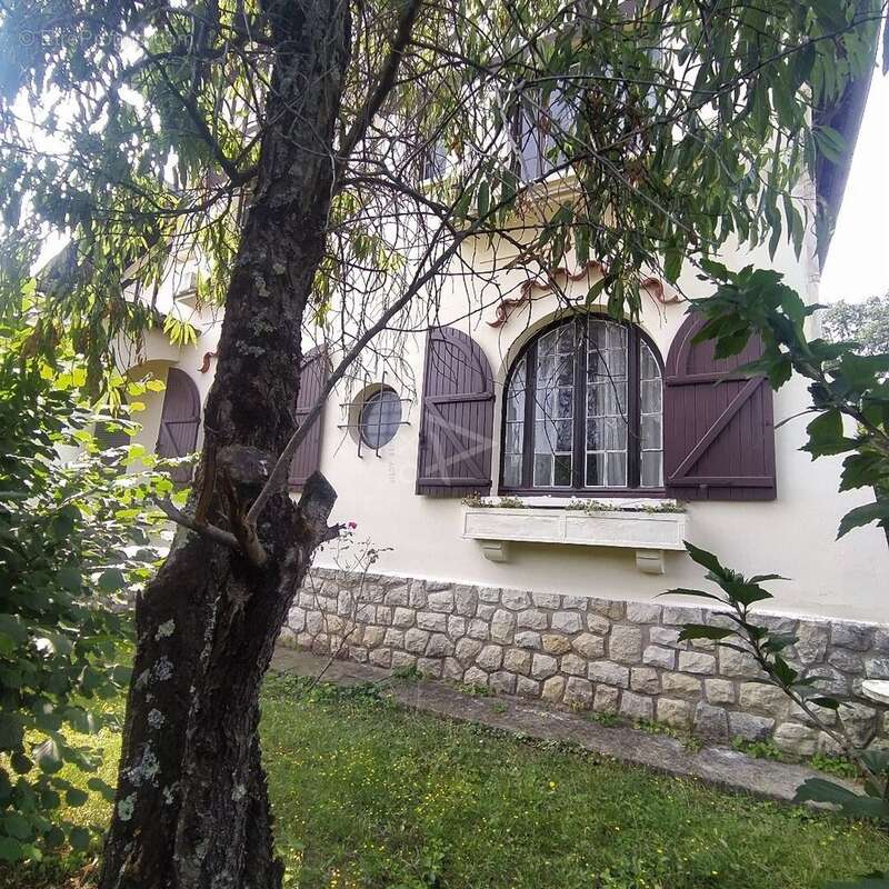 Maison à VILLENAVE-D'ORNON