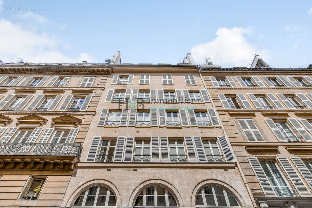 Appartement à PARIS-7E