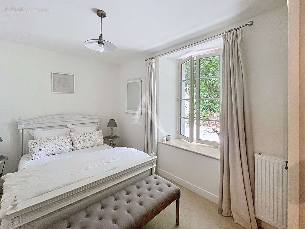 Élégante maison en pierre avec vue dégagée sur la rivière, piscine - photo 6