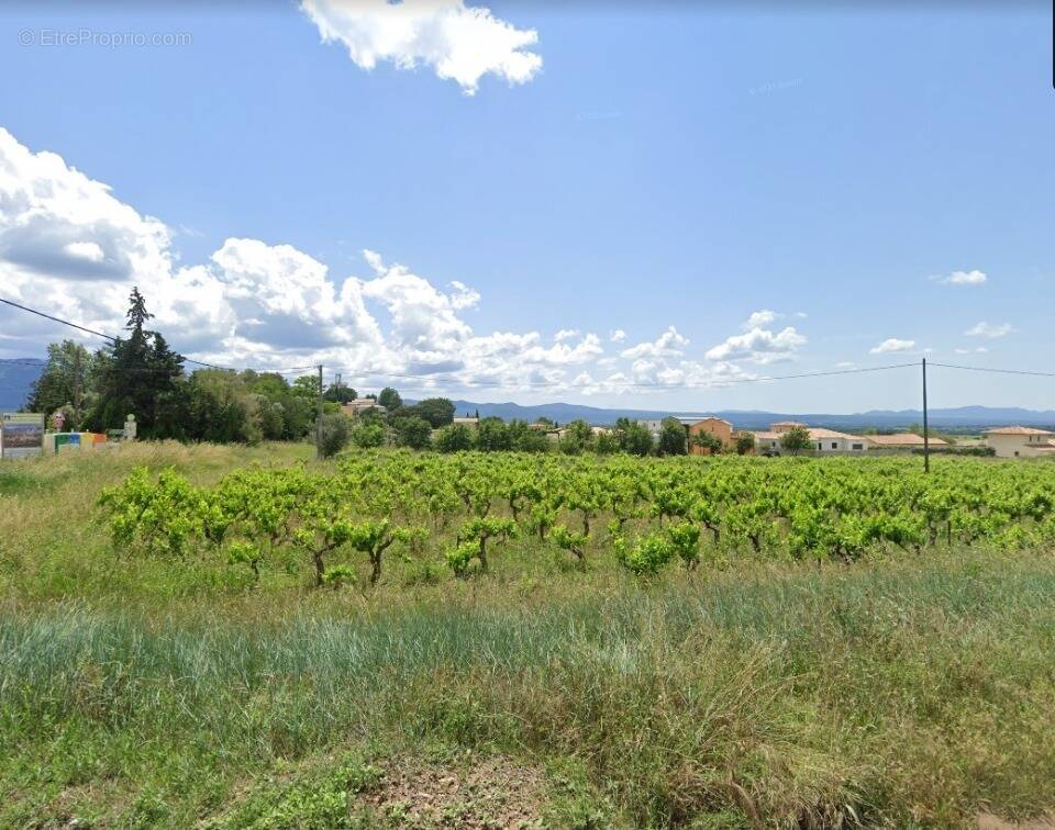 Terrain à POURRIERES