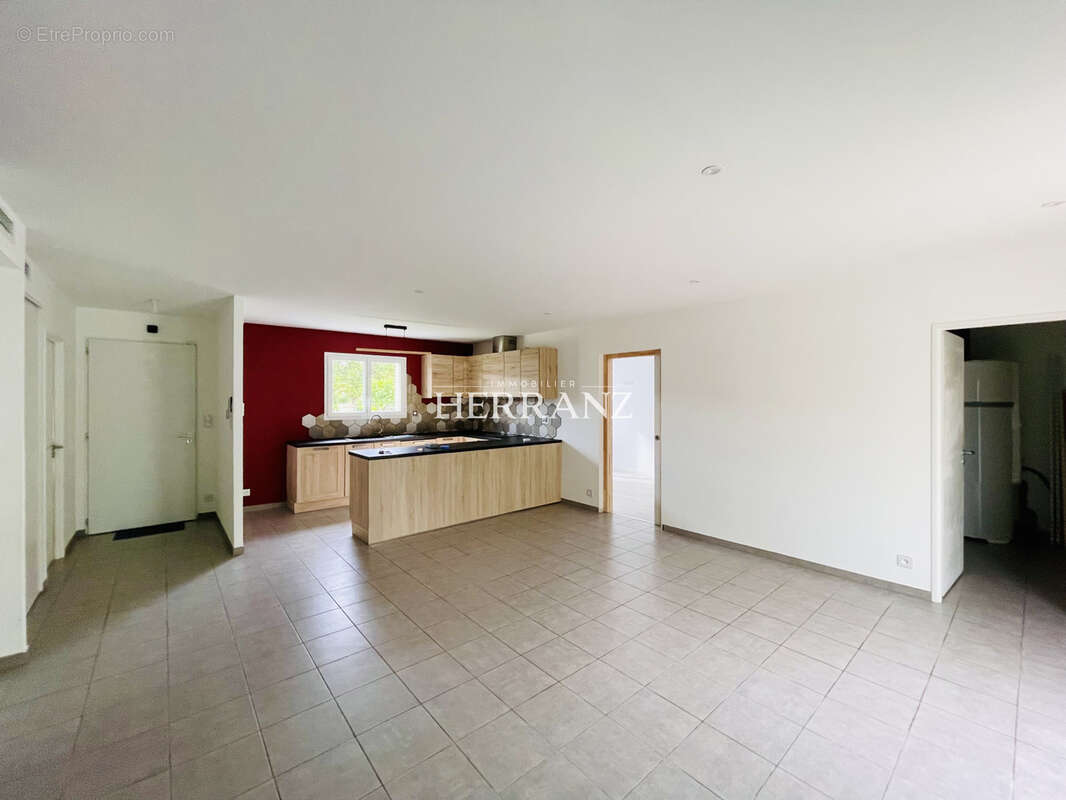 maison de plain-pied de 2018, 4 chambres, garage, jardin. - photo 3