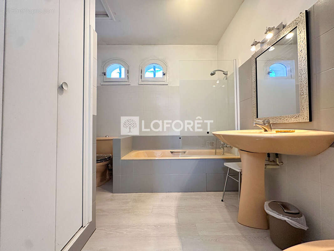 MAISON - 7 PIECES - 190 m2 - Hôpitaux-Facultés - photo 14