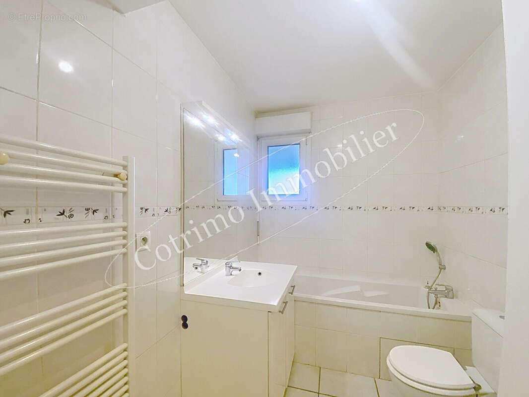 Appartement à MEYZIEU