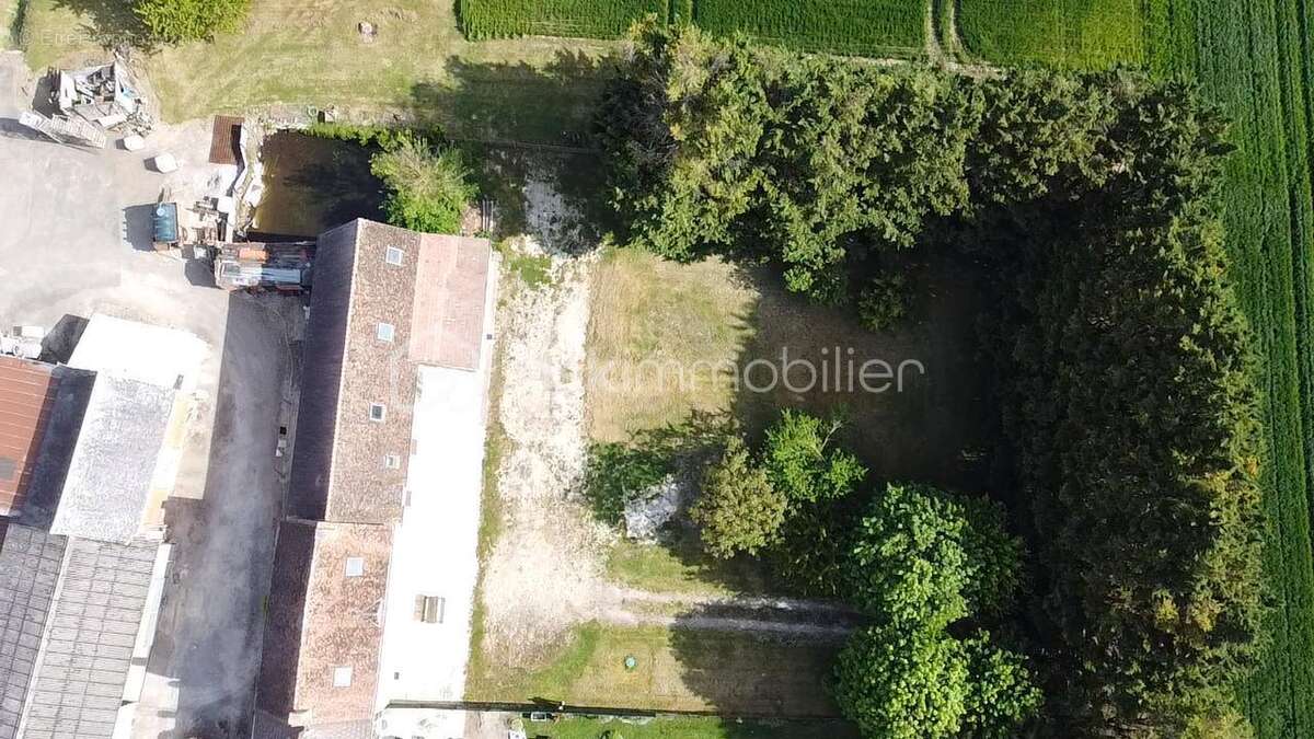 Maison à FREVILLE-DU-GATINAIS