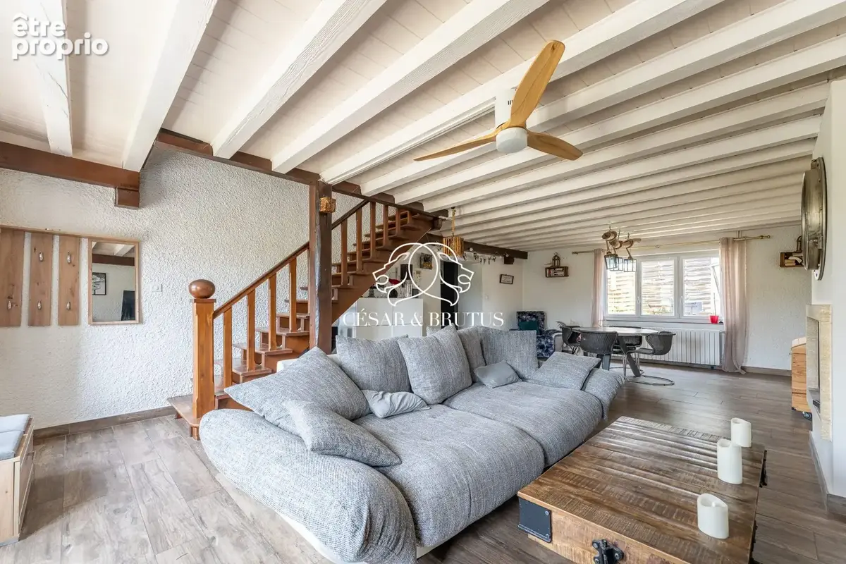 Maison 202 m² à Creys-Mepieu  - photo 7