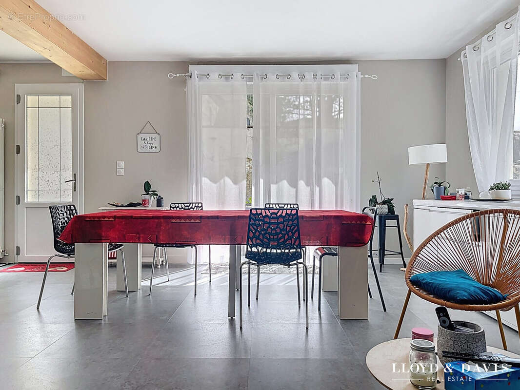 Maison à CHENAC-SAINT-SEURIN-D'UZET