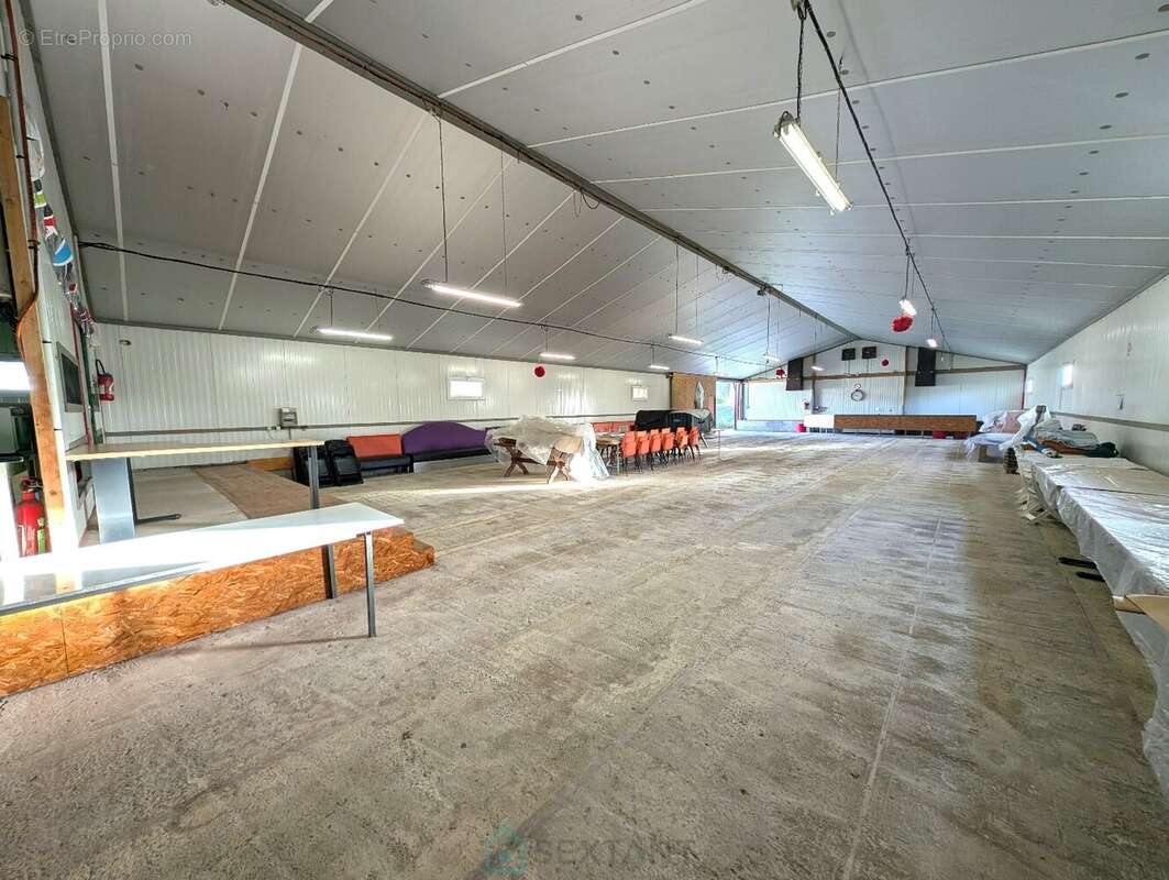 Propriété sur 27 hectares, maison 179 m2, bâtiments de 700 m2 salle de réception et 600 m2 garage - photo 30
