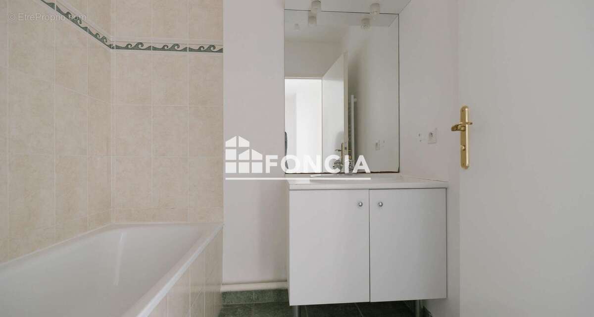 Appartement à PRINGY