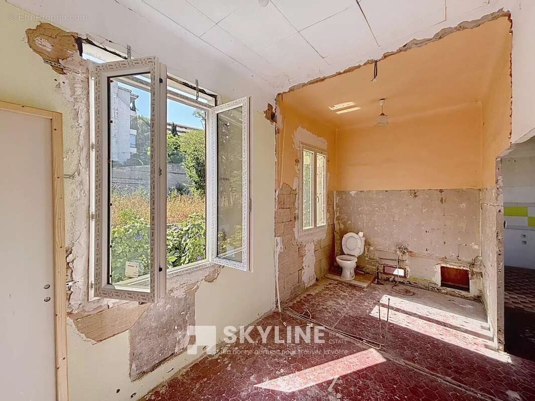 Appartement à MARSEILLE-4E