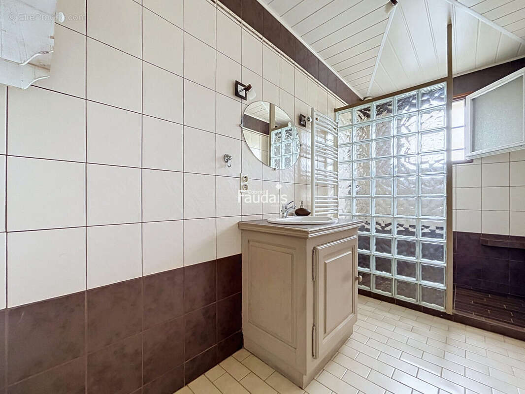 Maison 106 m² à Gouville-Sur-Mer  - photo 9