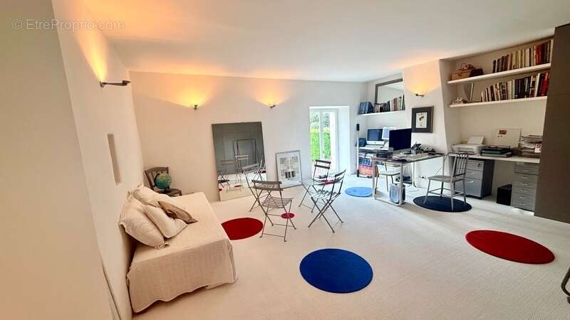 Maison à SUZE-LA-ROUSSE