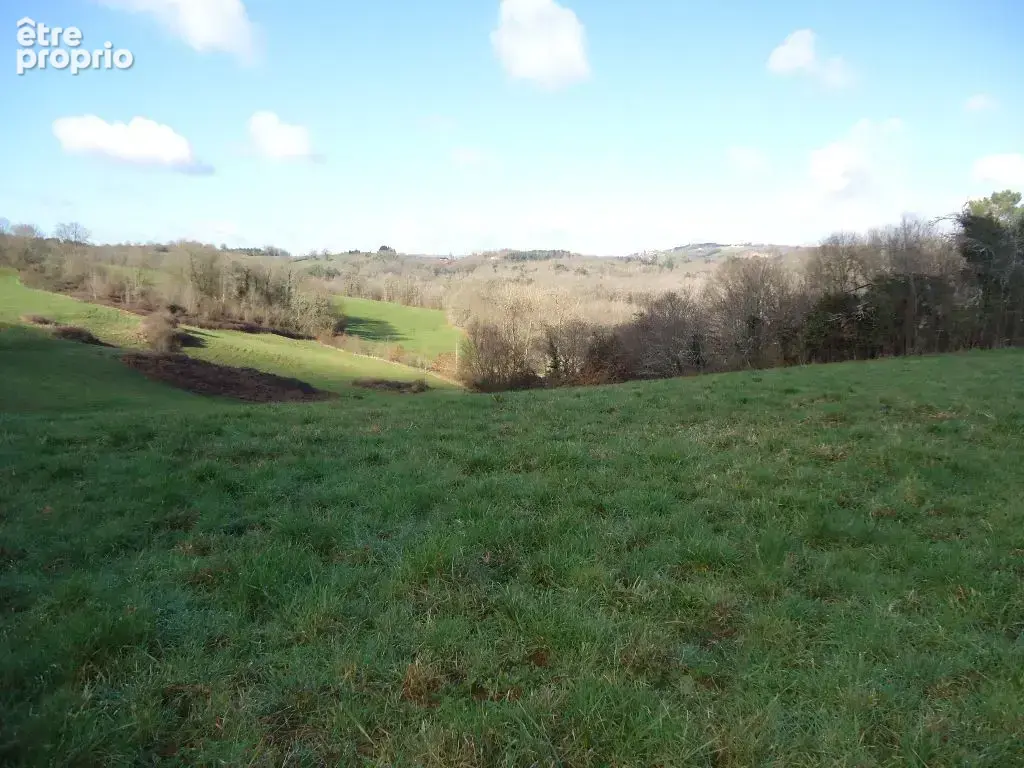 Terrain à SAINT-BONNET-LA-RIVIERE