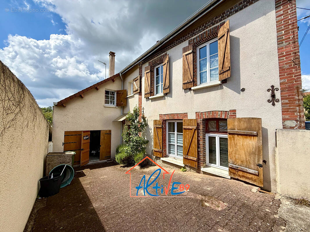 Maison à TOUCY