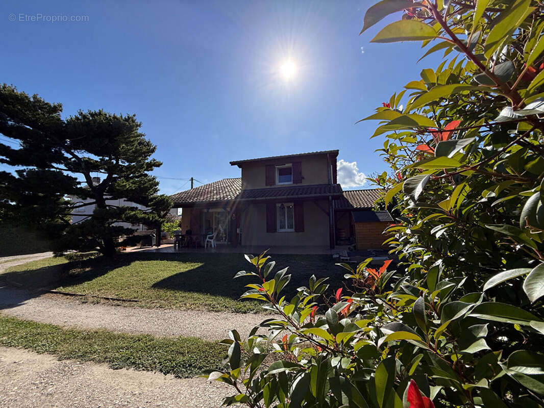 Maison familiale avec grand terrain et dépendance à Bourg-lès-Valence - photo 4