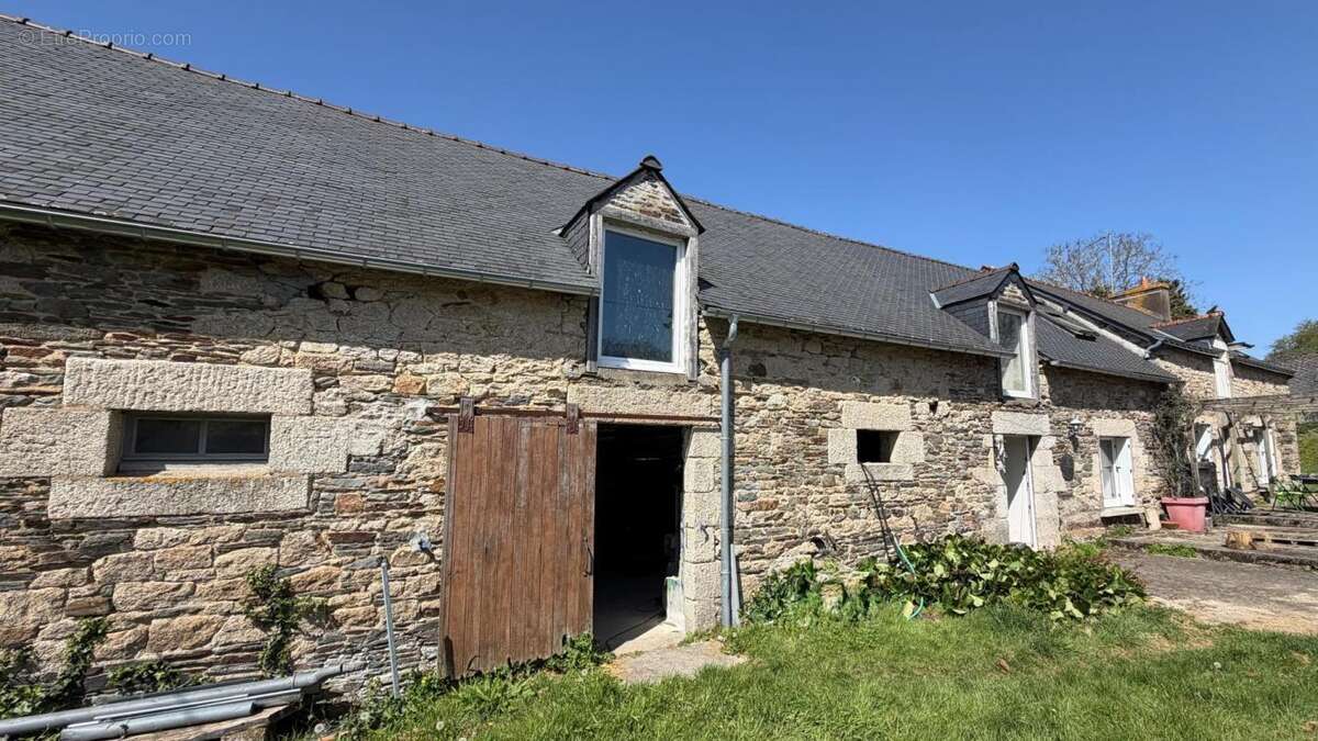Maison à SAINT-THURIAU