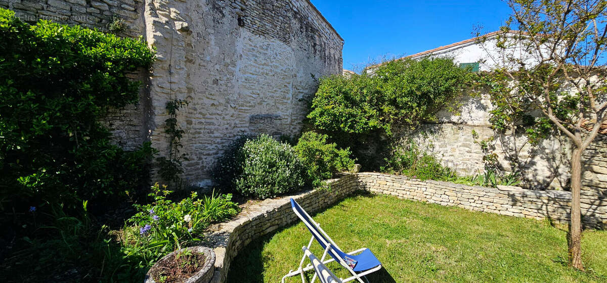 Maison à SAINT-CLEMENT-DES-BALEINES