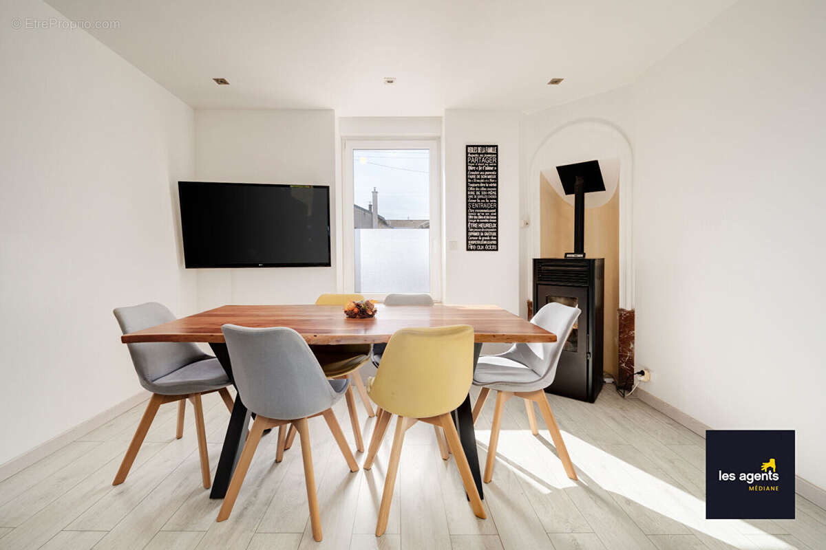 Maison à MONCEL-SUR-SEILLE