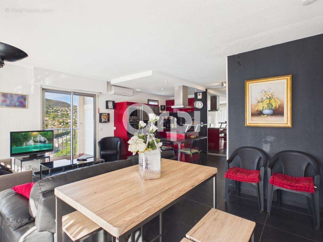 Appartement à MANDELIEU-LA-NAPOULE